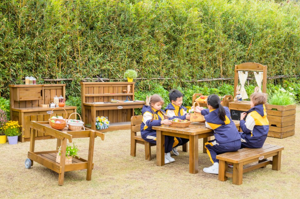 OUTDOOR CLASSROOM